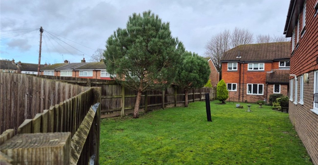 2 bedroom property for sale in Farnborough | Robinson Jackson