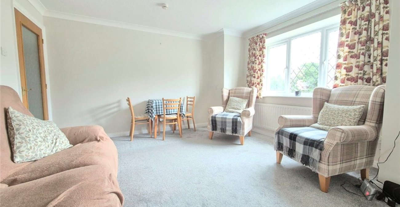2 bedroom property for sale in Farnborough | Robinson Jackson