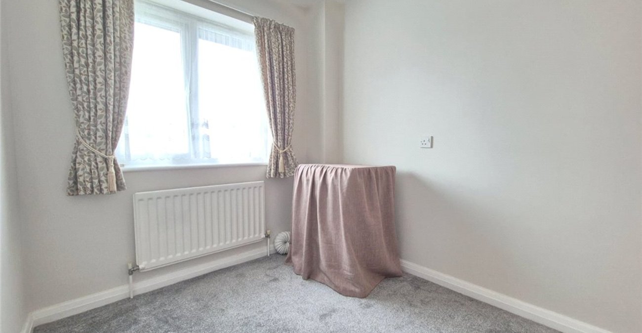 2 bedroom property for sale in Farnborough | Robinson Jackson