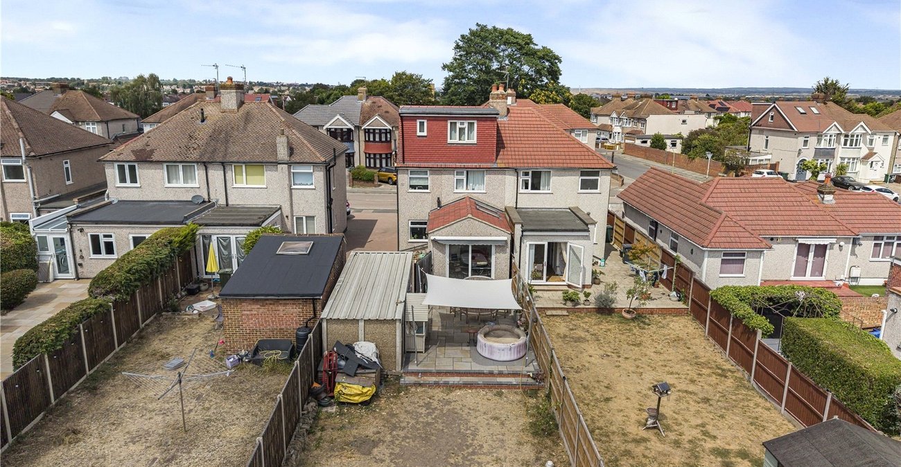 4 bedroom house for sale in Dartford | Robinson Jackson