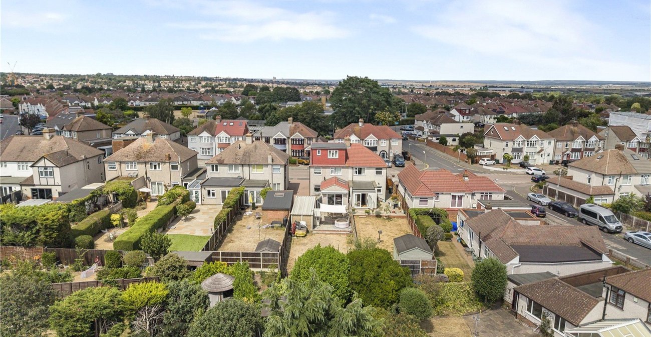 4 bedroom house for sale in Dartford | Robinson Jackson