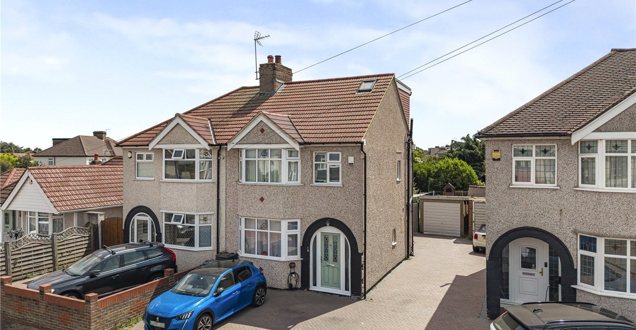 4 bedroom house for sale in Dartford | Robinson Jackson