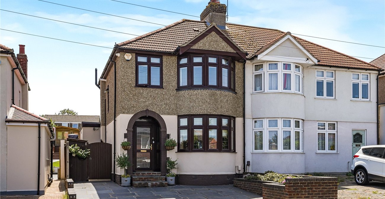 3 bedroom house for sale in West Dartford | Robinson Jackson