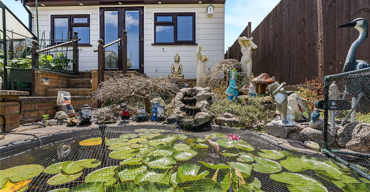 3 bedroom house for sale in West Dartford | Robinson Jackson