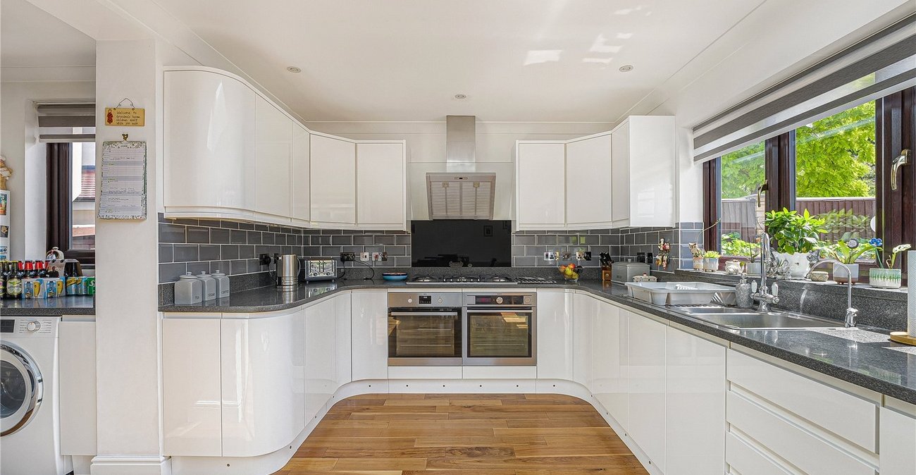 3 bedroom house for sale in West Dartford | Robinson Jackson