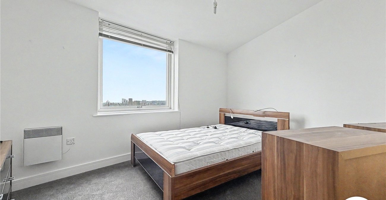 2 bedroom property for sale in Dock Head Road | Robinson Michael & Jackson