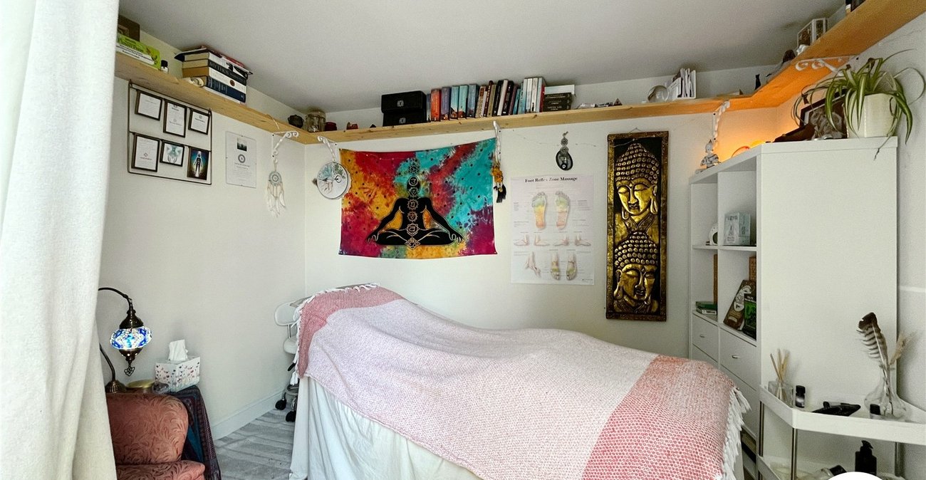 3 bedroom bungalow for sale in Sittingbourne | Robinson Michael & Jackson