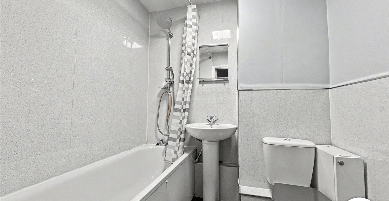 2 bedroom house for sale in Rochester | Robinson Michael & Jackson