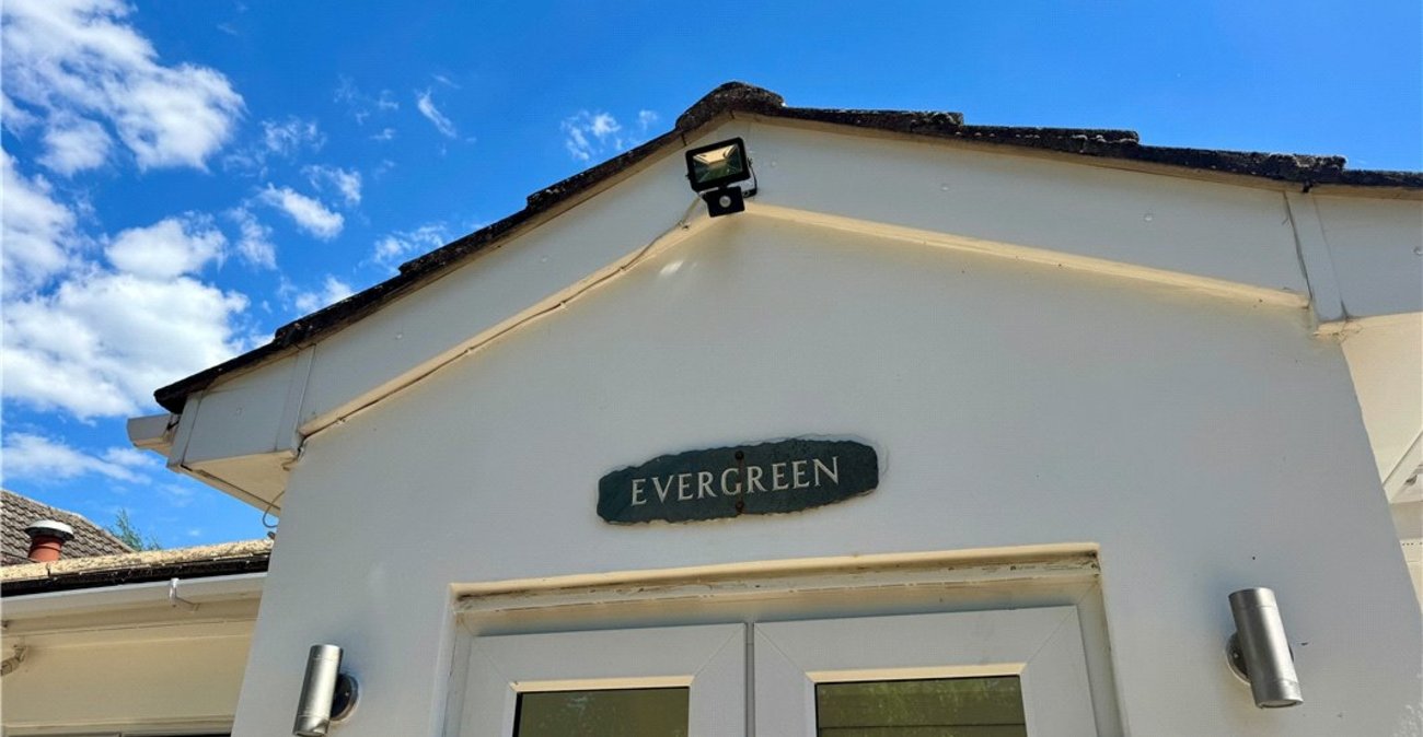 3 bedroom bungalow for sale in Orpington | Robinson Jackson