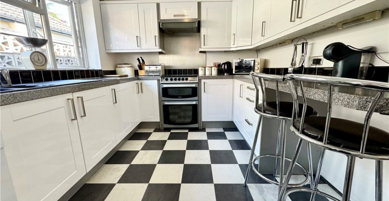 3 bedroom bungalow for sale in Orpington | Robinson Jackson