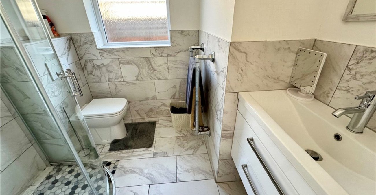 3 bedroom bungalow for sale in Orpington | Robinson Jackson