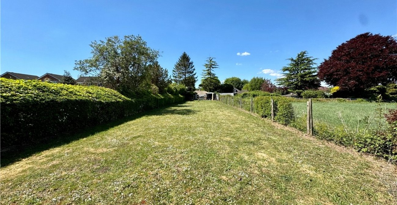 3 bedroom bungalow for sale in Orpington | Robinson Jackson