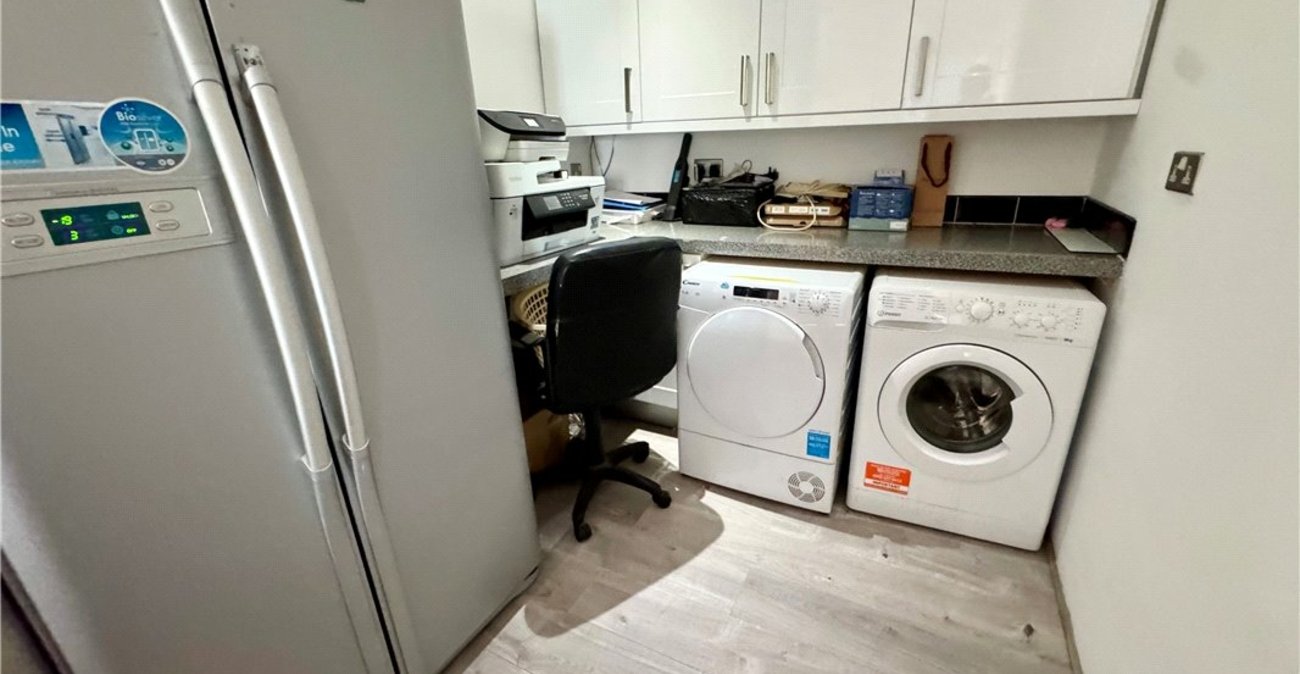 3 bedroom bungalow for sale in Orpington | Robinson Jackson