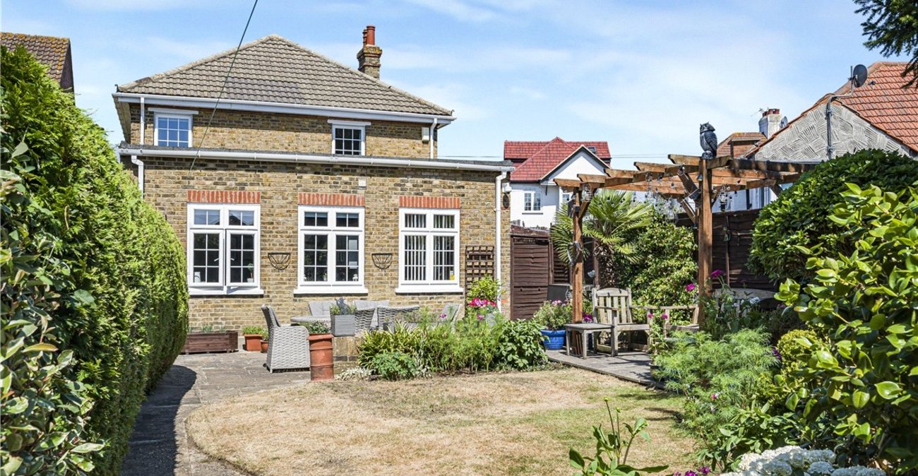 4 bedroom house for sale in Orpington | Robinson Jackson