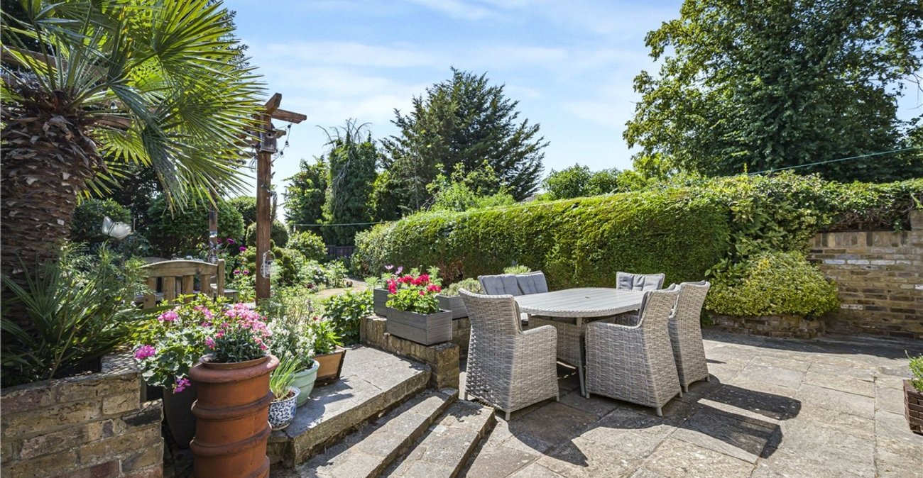 4 bedroom house for sale in Orpington | Robinson Jackson
