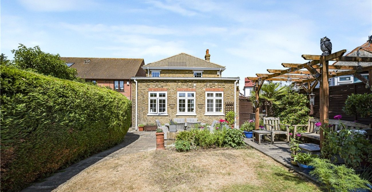 4 bedroom house for sale in Orpington | Robinson Jackson
