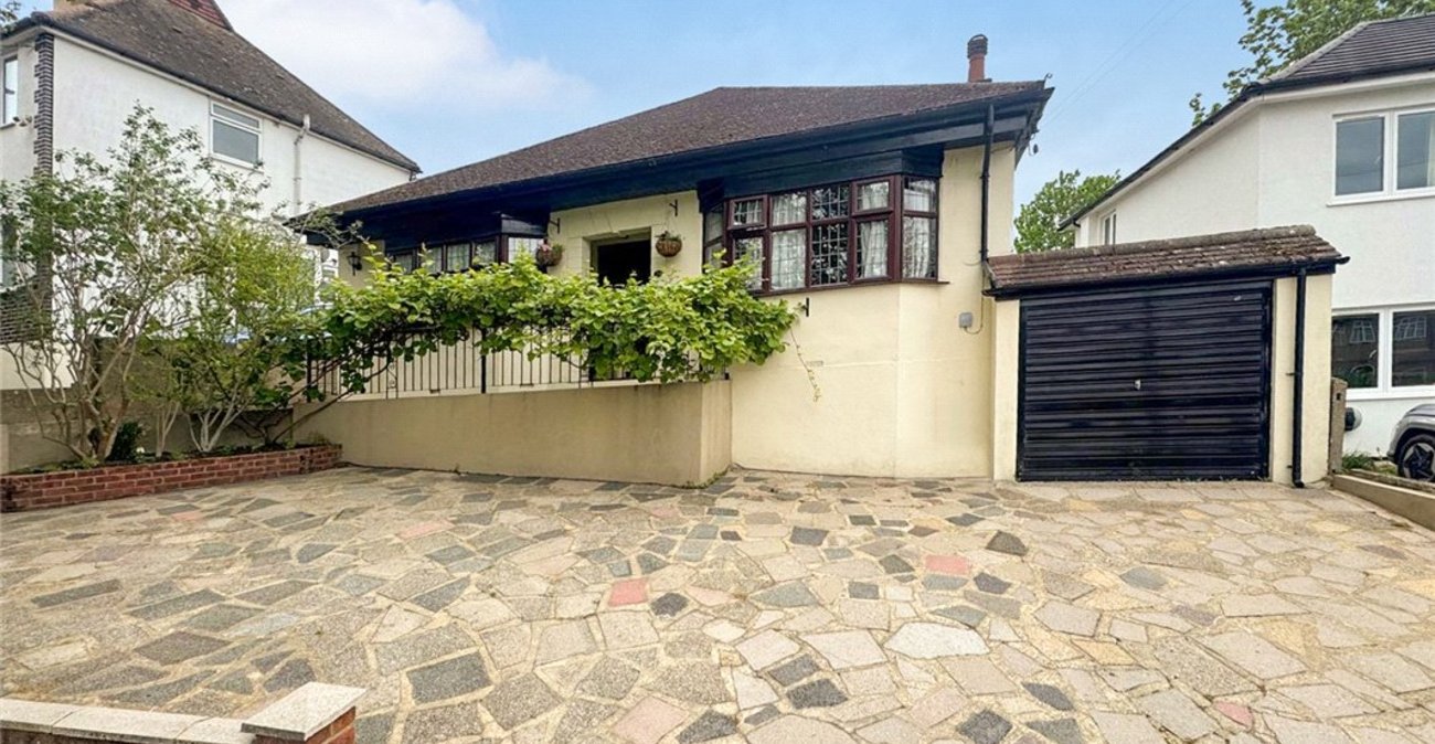 3 bedroom bungalow for sale in South Orpington | Robinson Jackson