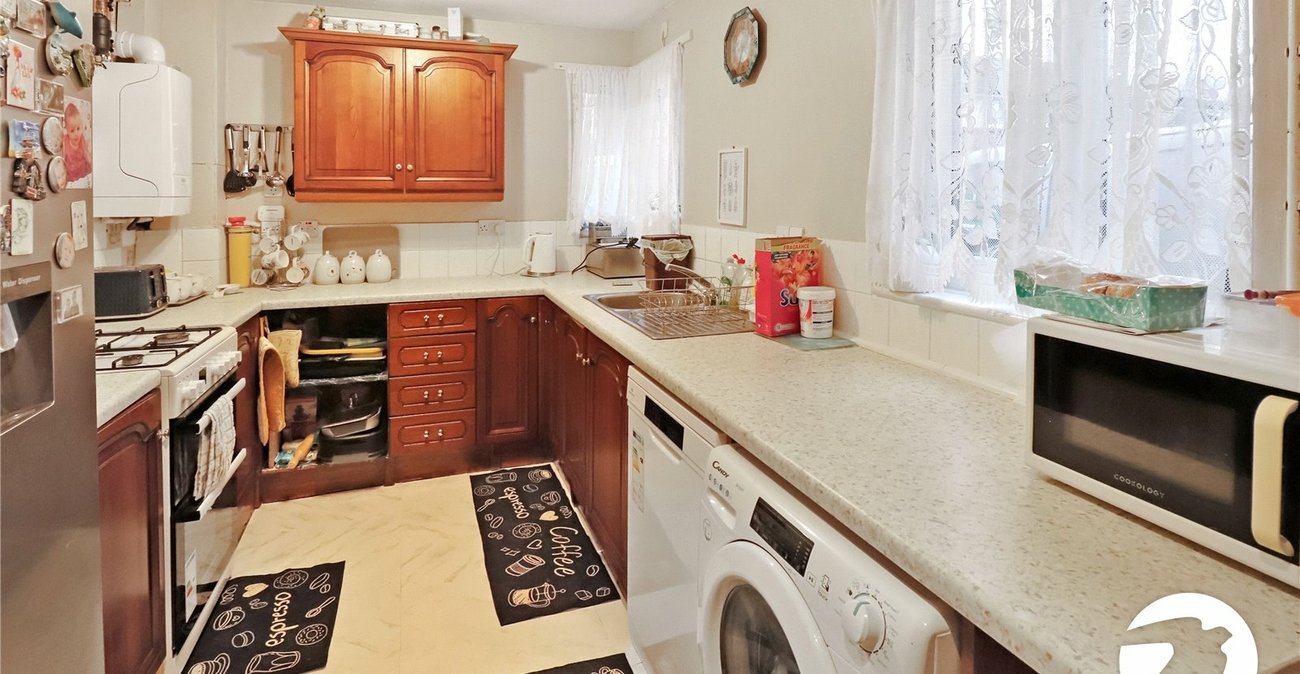 4 bedroom house for sale in London | Robinson Jackson