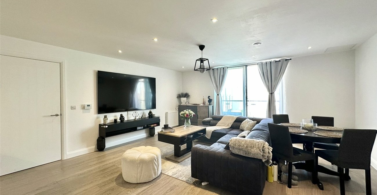 2 bedroom property for sale in Castle Hill | Robinson Jackson