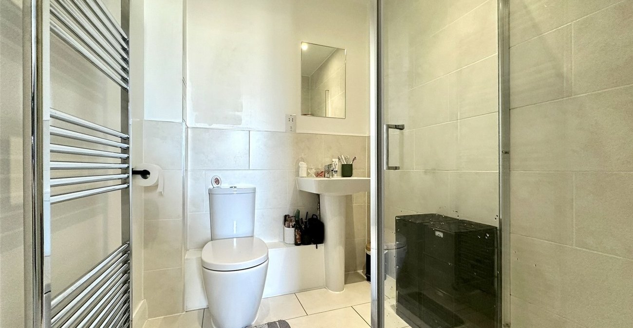 2 bedroom property for sale in Castle Hill | Robinson Jackson