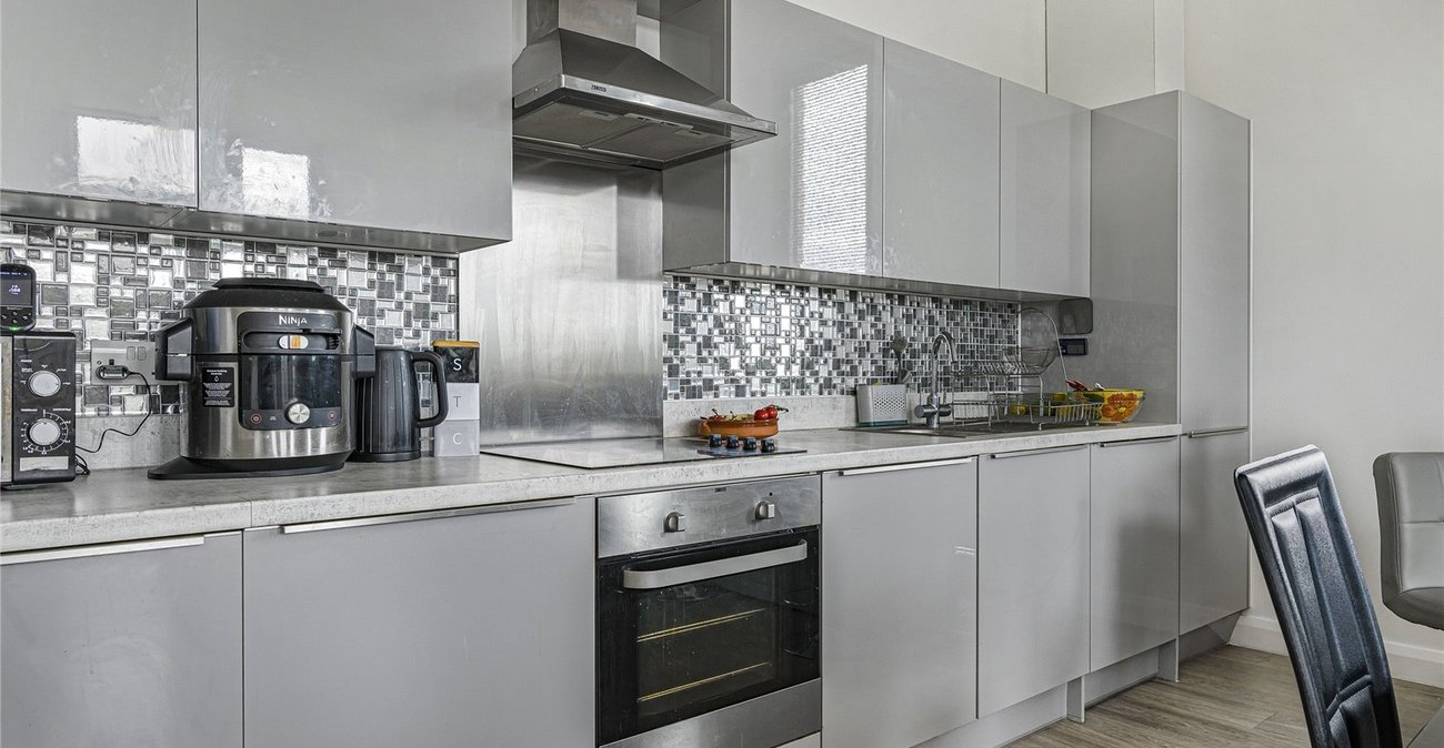 2 bedroom property for sale in Castle Hill | Robinson Jackson