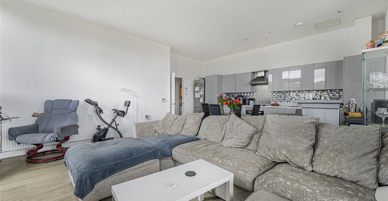 2 bedroom property for sale in Castle Hill | Robinson Jackson