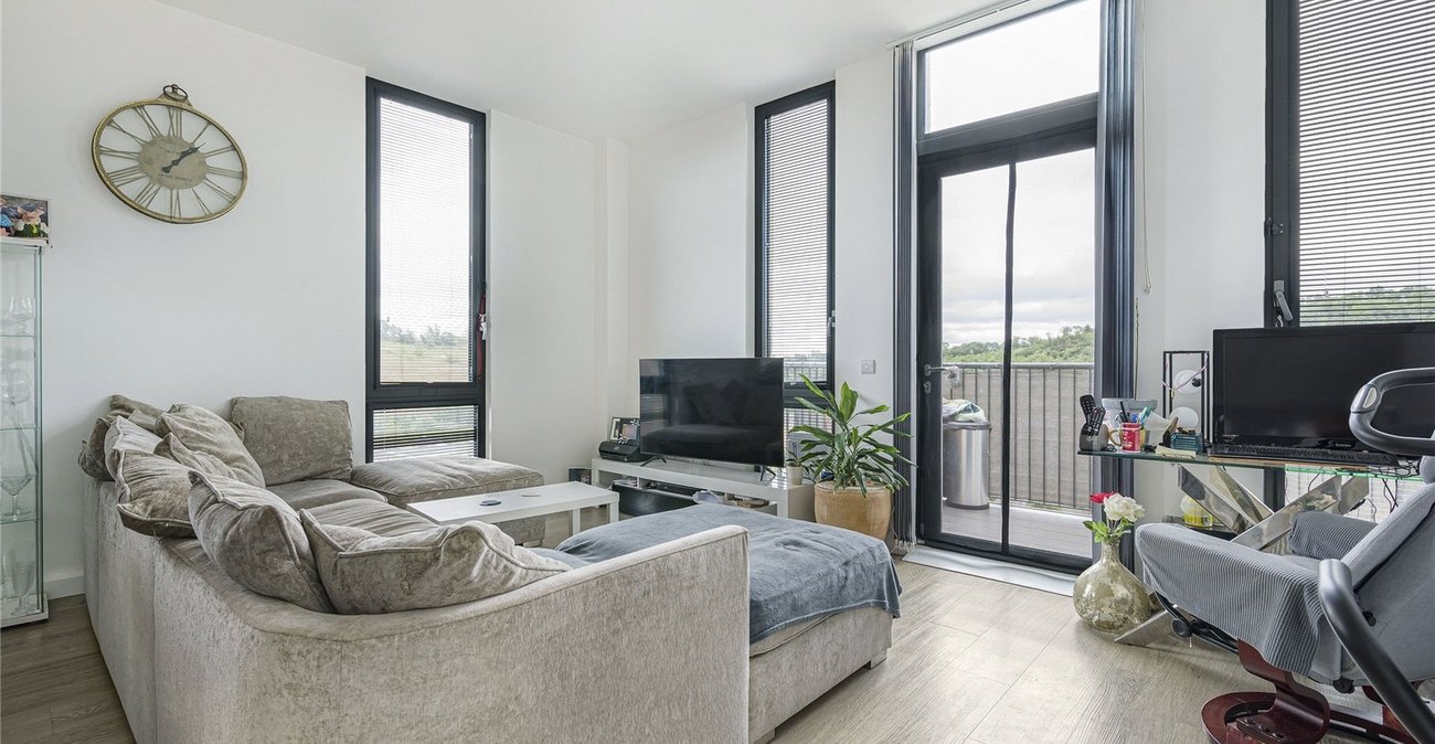 2 bedroom property for sale in Castle Hill | Robinson Jackson