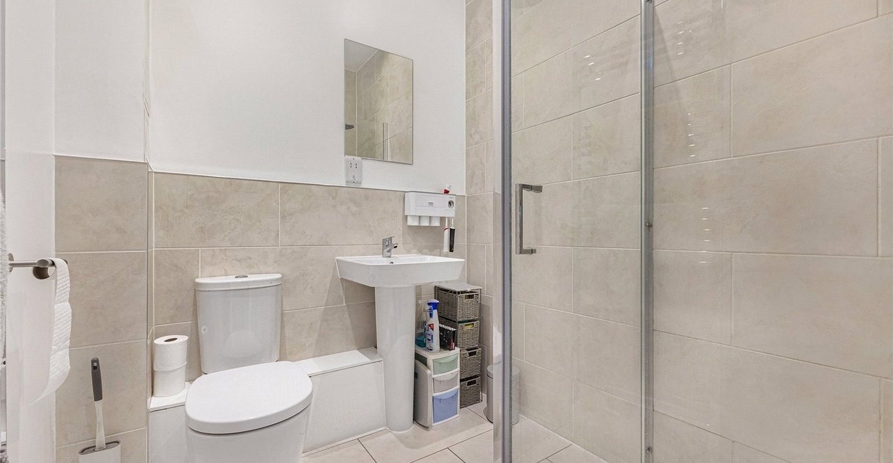2 bedroom property for sale in Castle Hill | Robinson Jackson