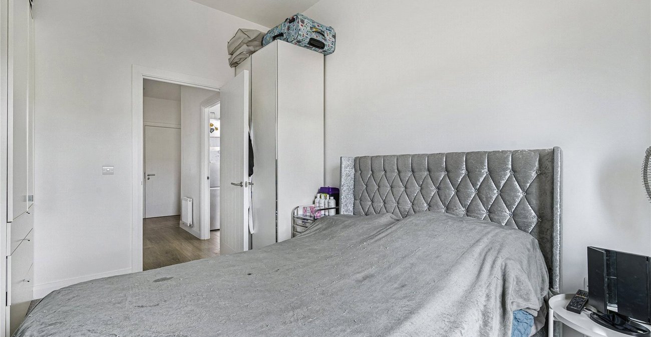 2 bedroom property for sale in Castle Hill | Robinson Jackson