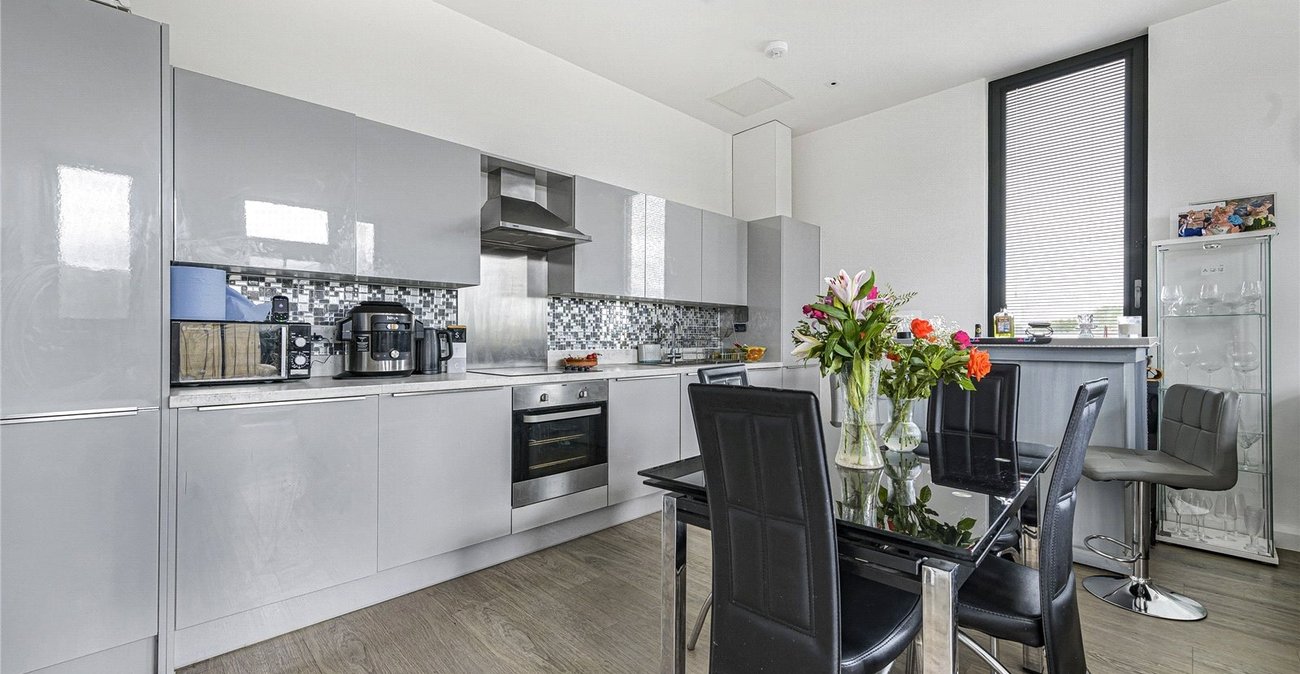 2 bedroom property for sale in Castle Hill | Robinson Jackson