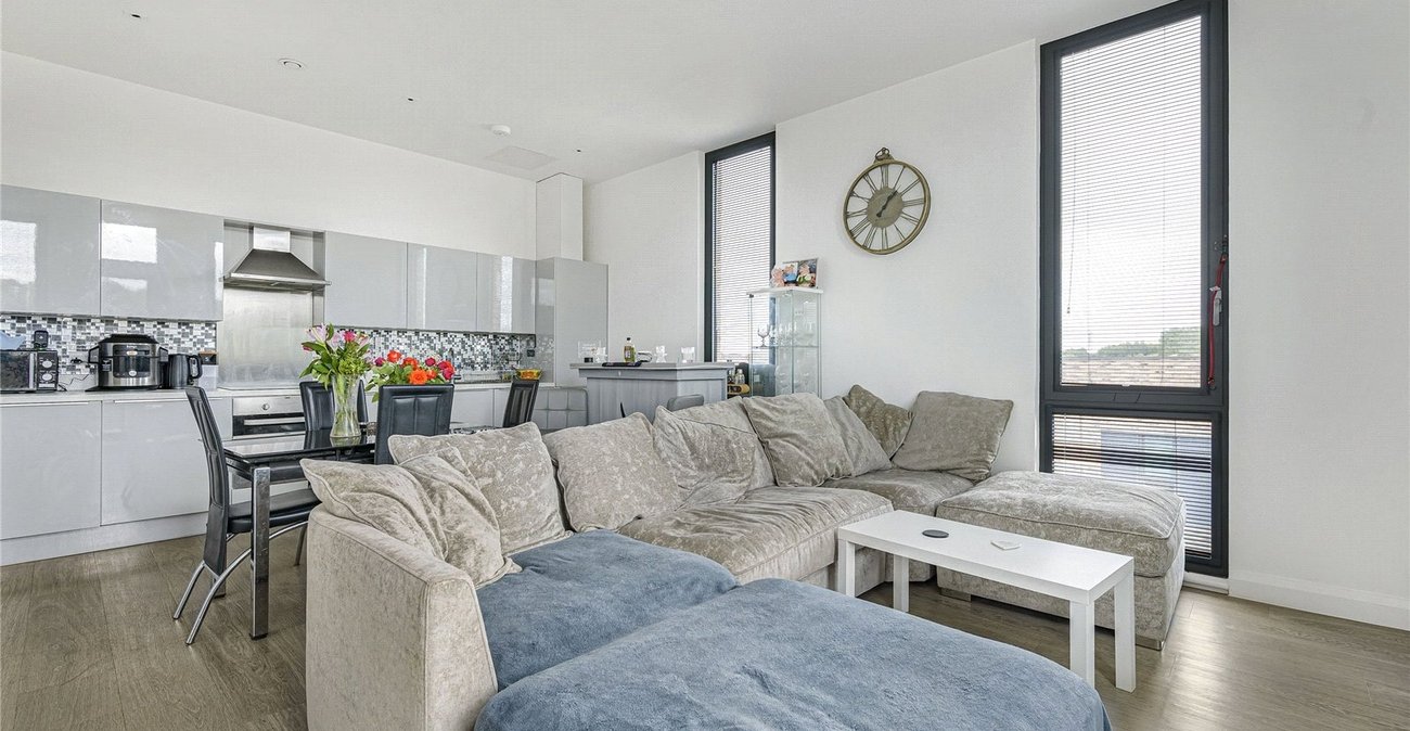 2 bedroom property for sale in Castle Hill | Robinson Jackson