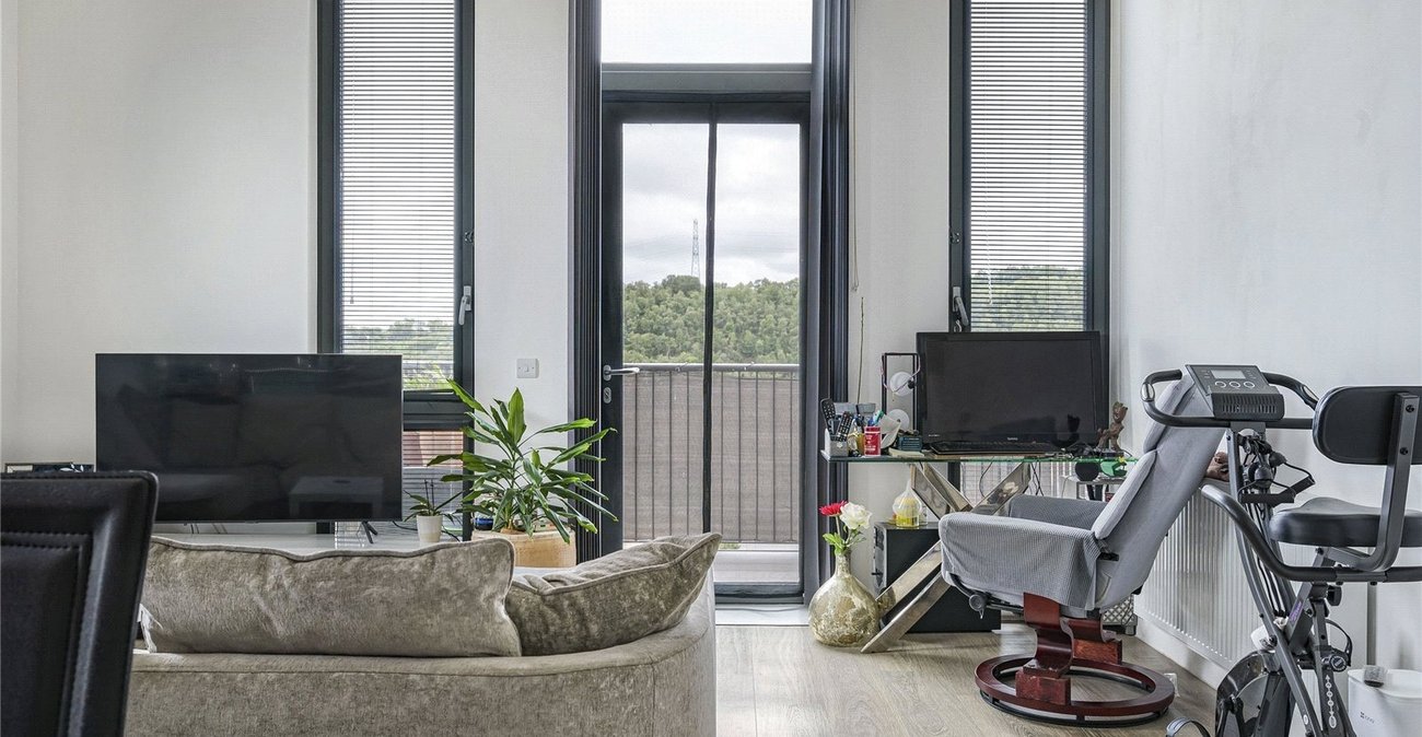 2 bedroom property for sale in Castle Hill | Robinson Jackson