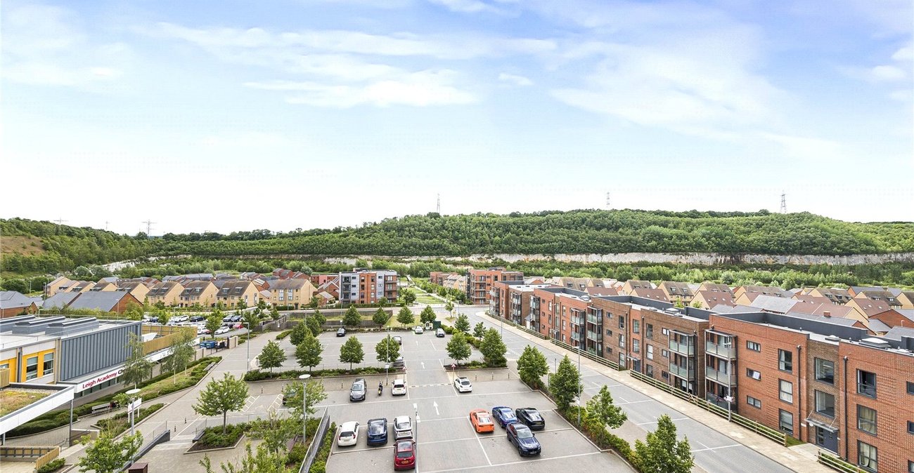 2 bedroom property for sale in Castle Hill | Robinson Jackson