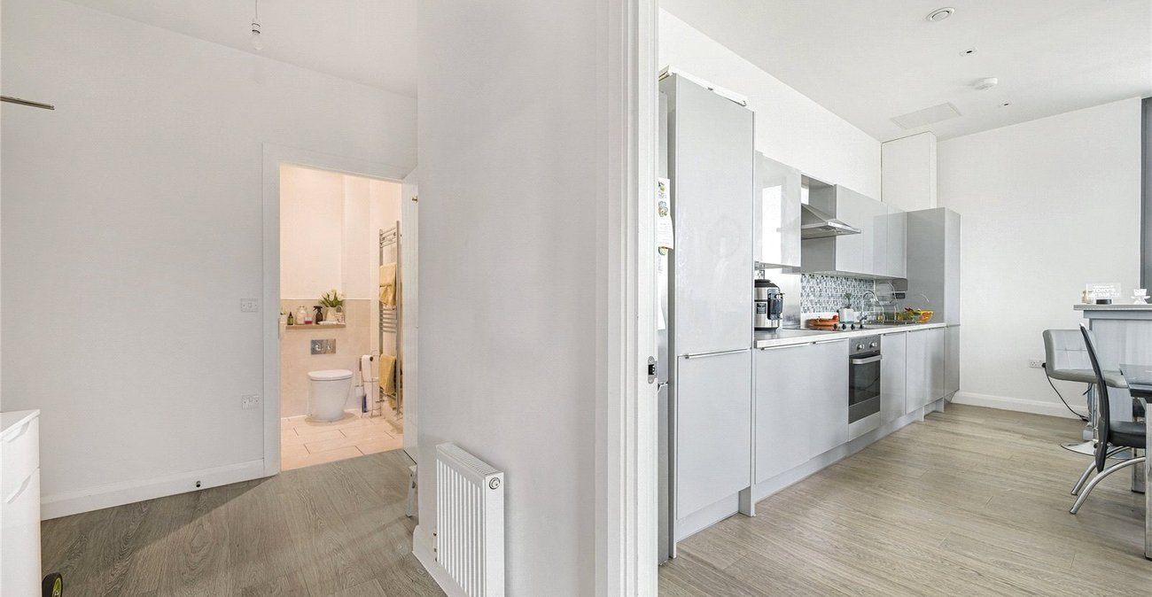 2 bedroom property for sale in Castle Hill | Robinson Jackson