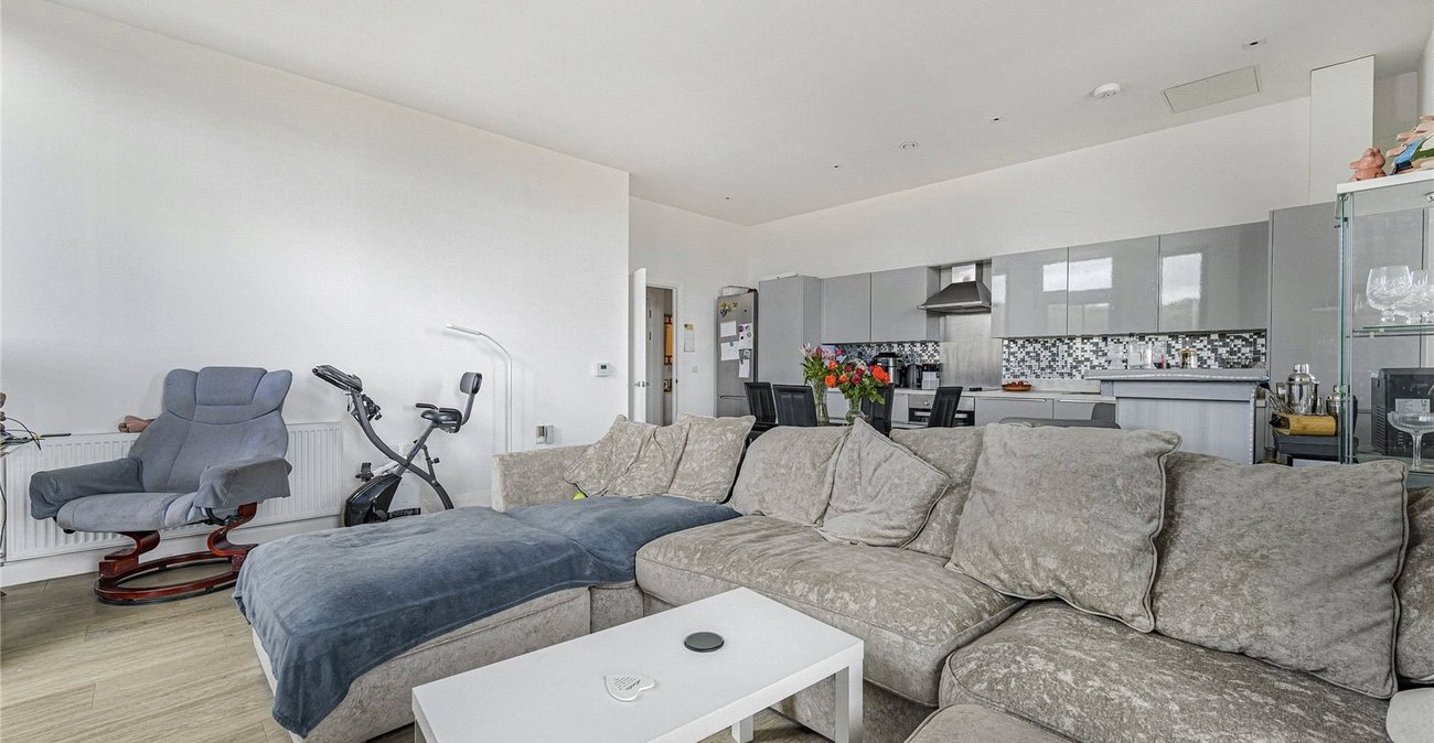 2 bedroom property for sale in Castle Hill | Robinson Jackson