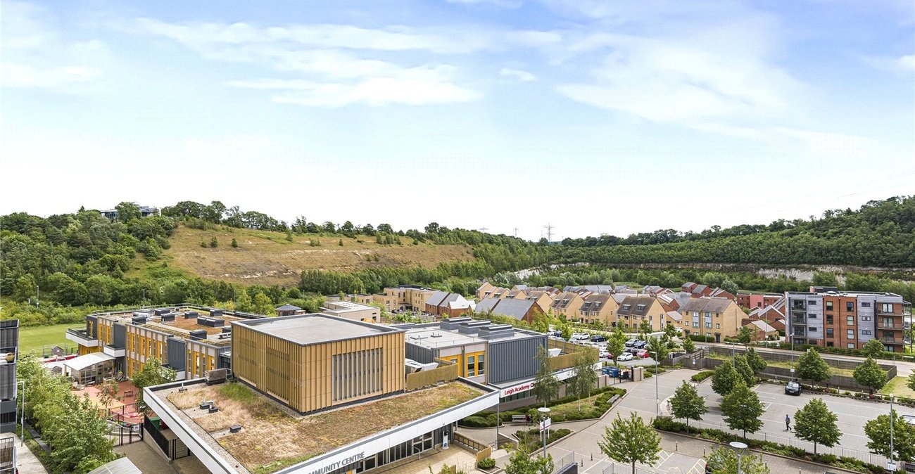 2 bedroom property for sale in Castle Hill | Robinson Jackson