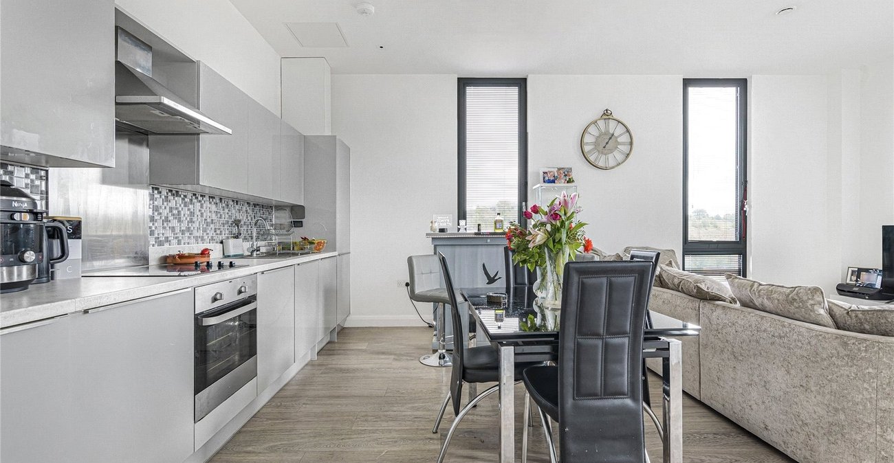 2 bedroom property for sale in Castle Hill | Robinson Jackson