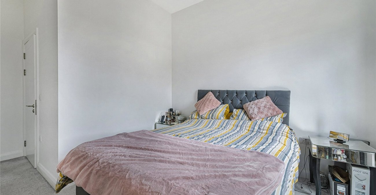 2 bedroom property for sale in Castle Hill | Robinson Jackson