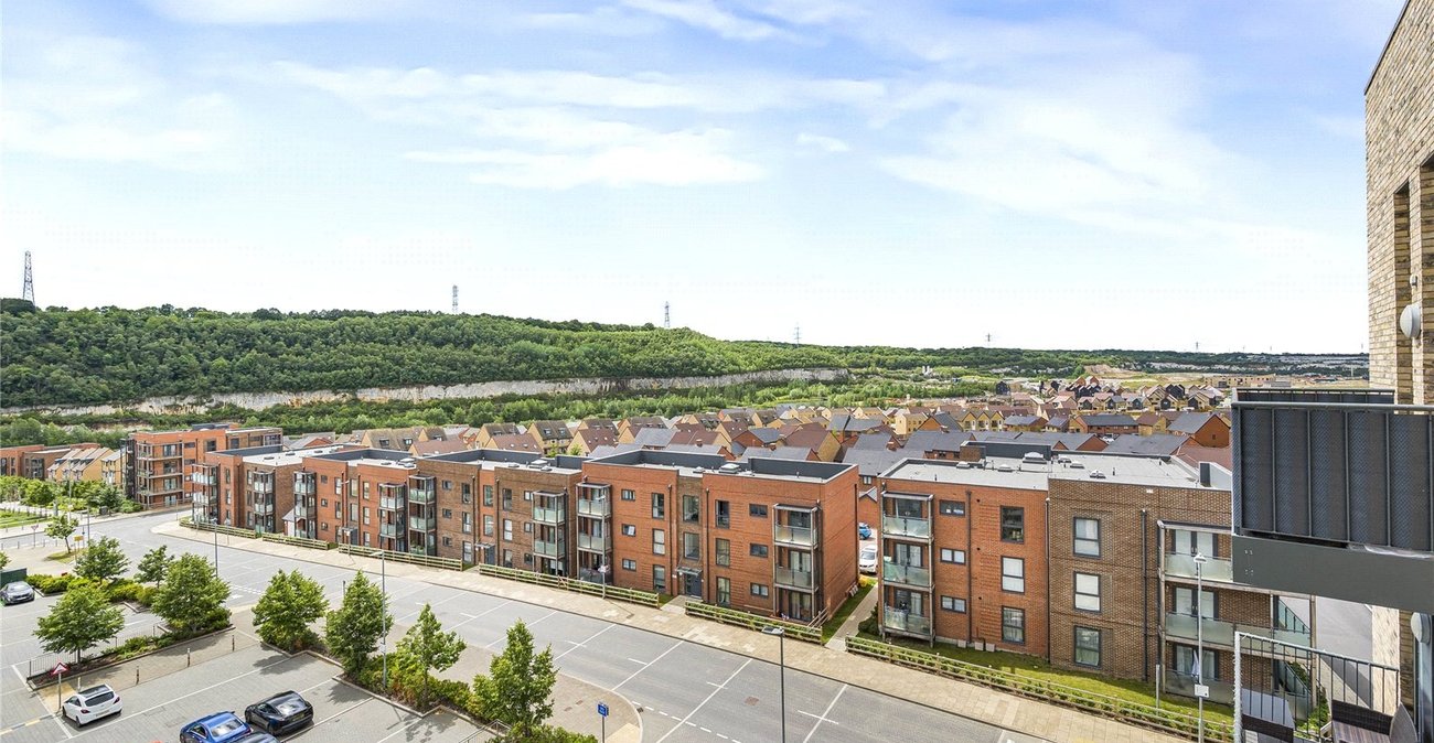 2 bedroom property for sale in Castle Hill | Robinson Jackson
