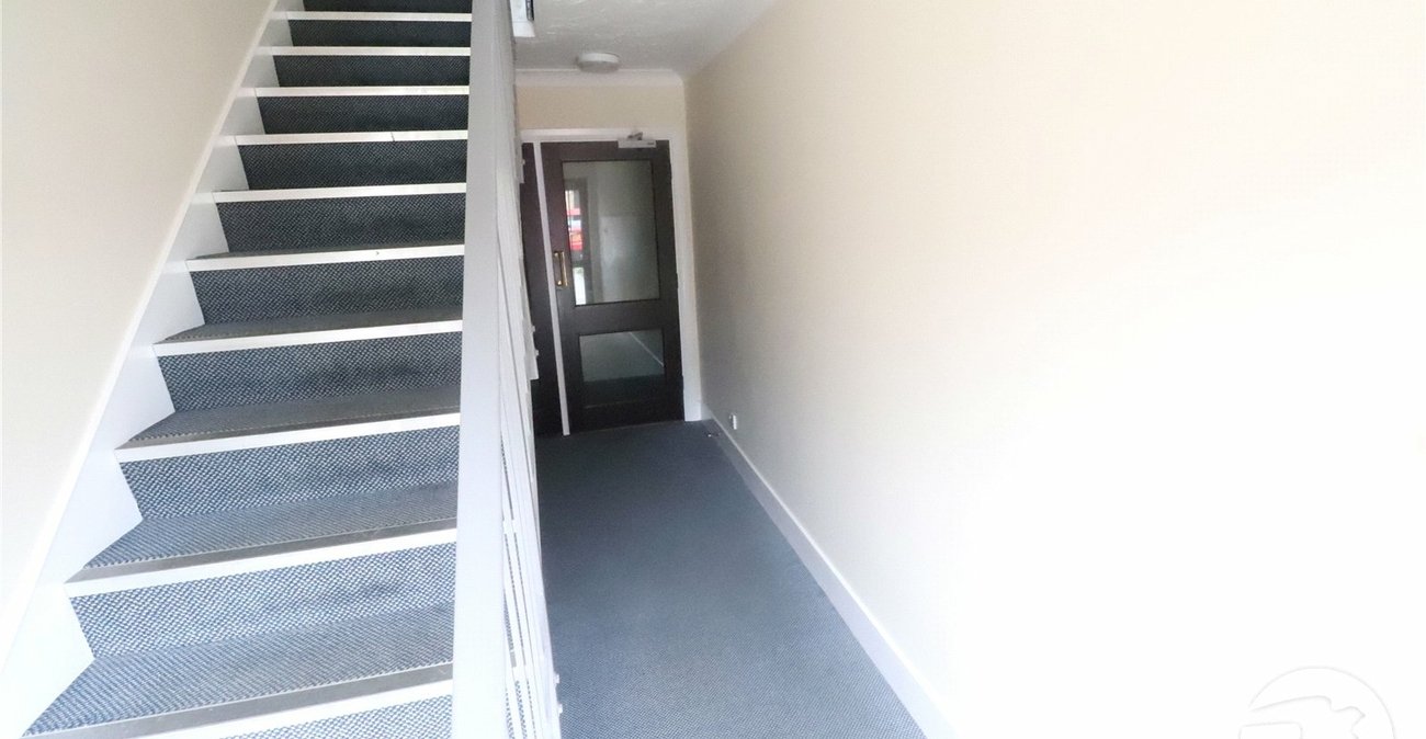 2 bedroom property for sale in Belvedere | Robinson Jackson