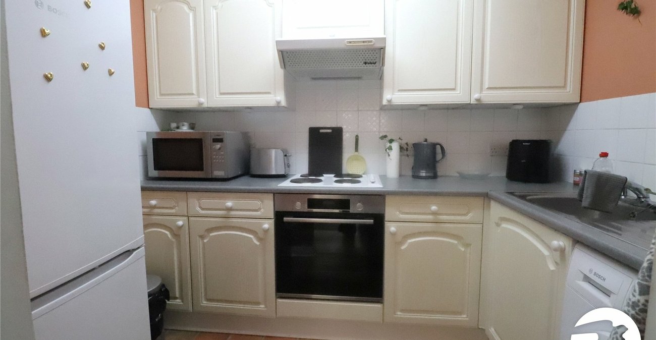 2 bedroom property for sale in Belvedere | Robinson Jackson