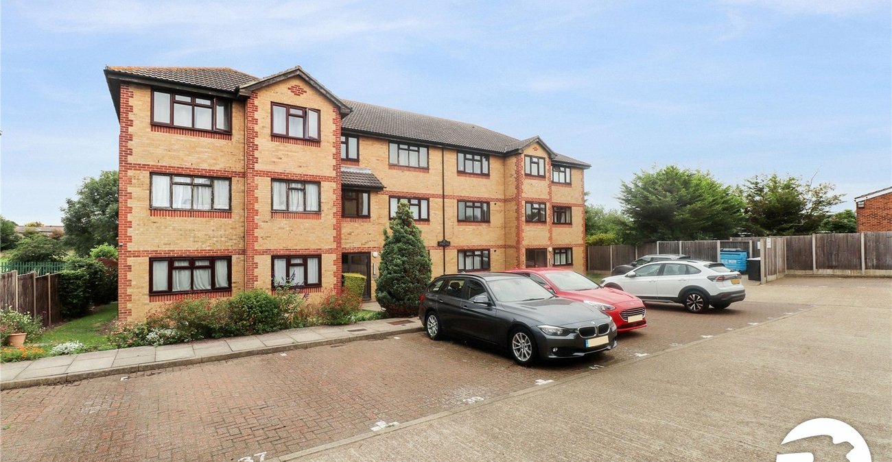 2 bedroom property for sale in Belvedere | Robinson Jackson