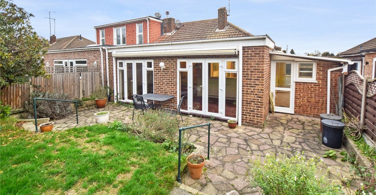 3 bedroom bungalow for sale in Dartford | Robinson Jackson