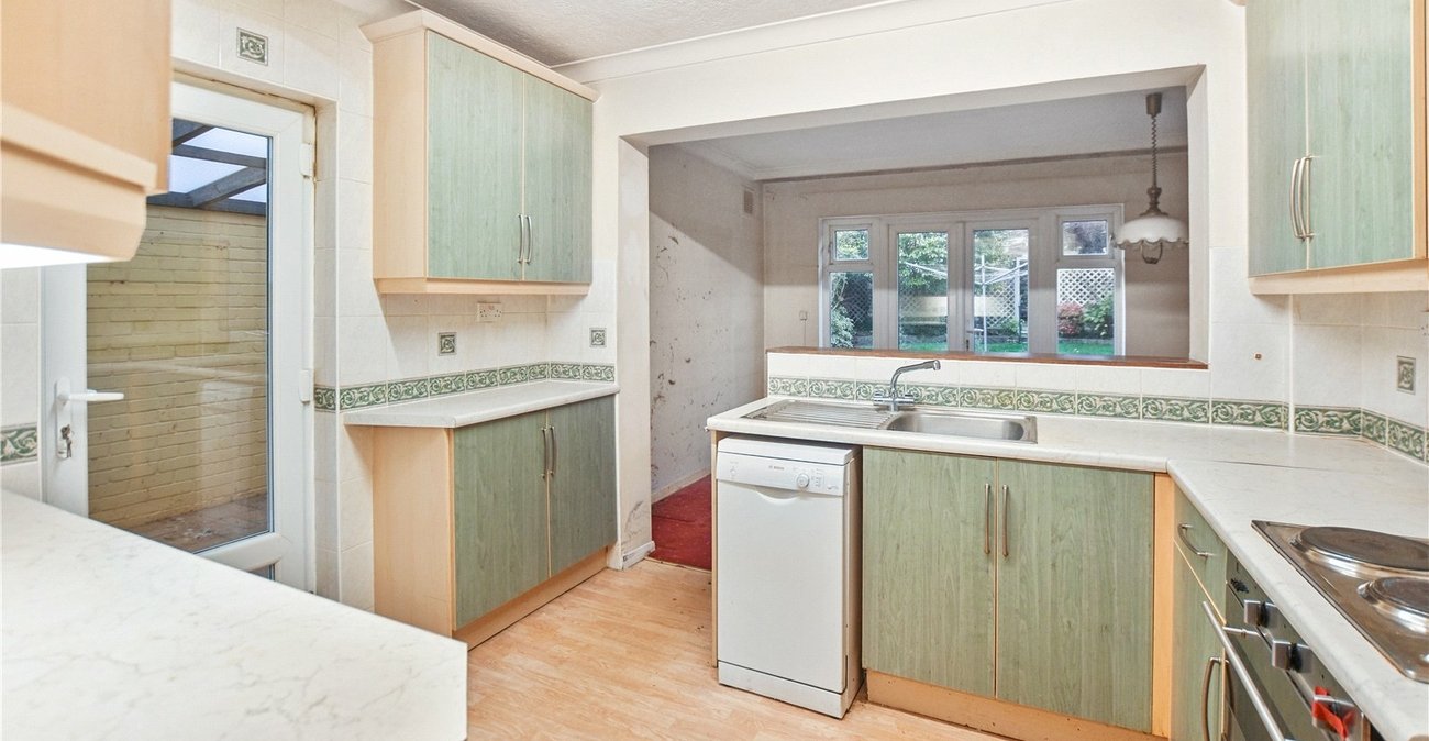 3 bedroom bungalow for sale in Dartford | Robinson Jackson