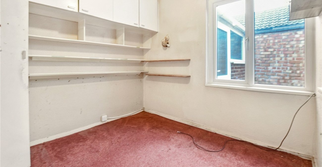 3 bedroom bungalow for sale in Dartford | Robinson Jackson