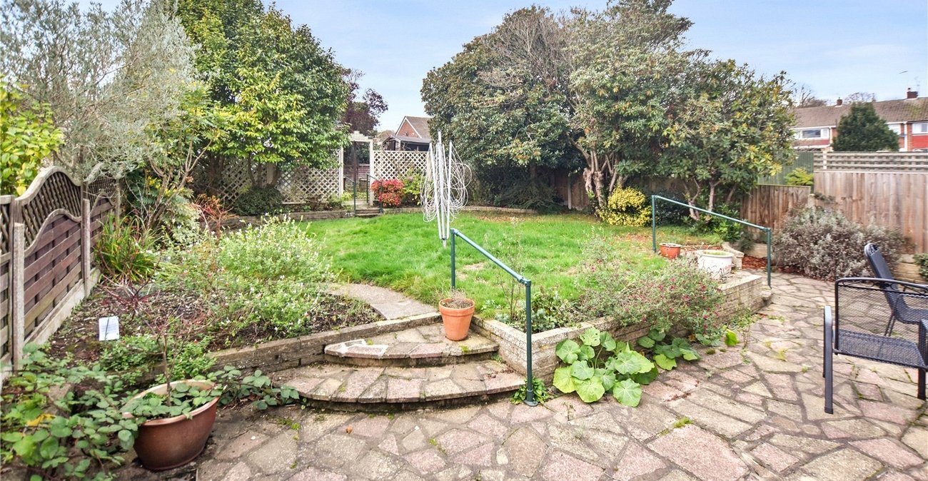 3 bedroom bungalow for sale in Dartford | Robinson Jackson