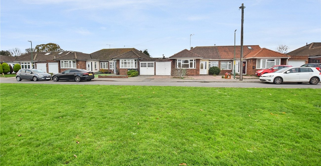 3 bedroom bungalow for sale in Dartford | Robinson Jackson