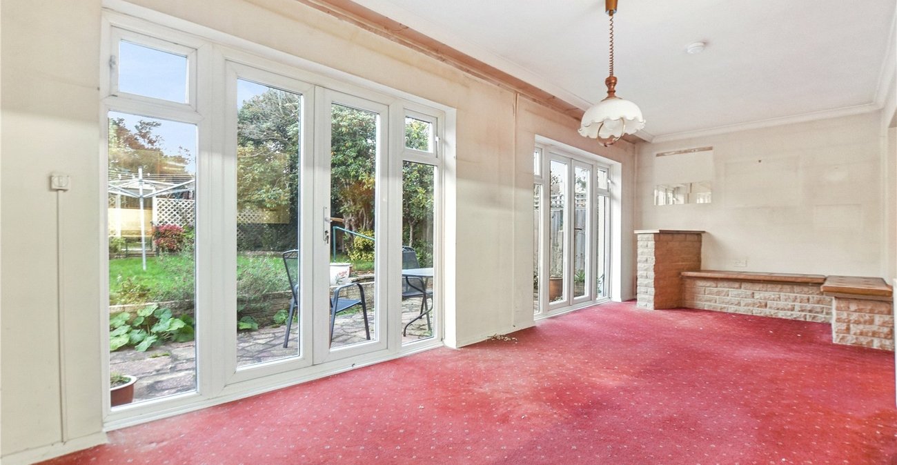 3 bedroom bungalow for sale in Dartford | Robinson Jackson