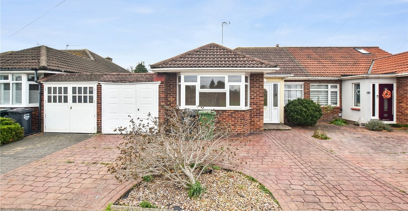 3 bedroom bungalow for sale in Dartford | Robinson Jackson