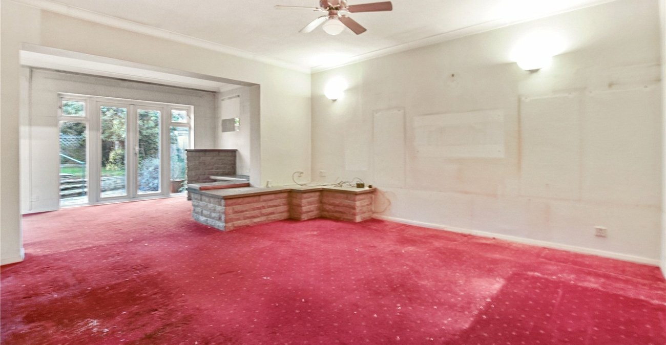 3 bedroom bungalow for sale in Dartford | Robinson Jackson